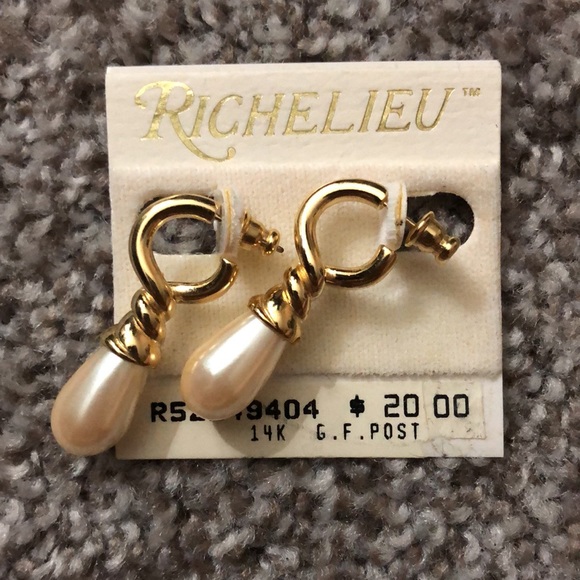 Vintage NWT Richelieu 14K Gold Earrings Pearl Drop - Picture 2 of 5